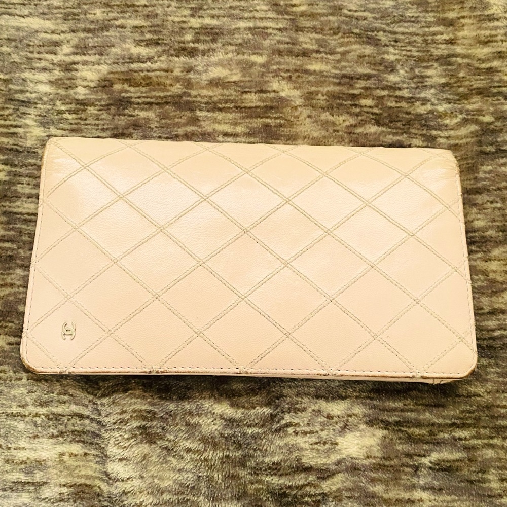CHANEL CC LOGO DIAMOND STITCH LAMBSKIN WALLET